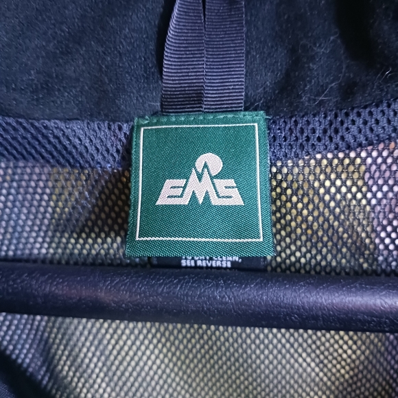 Women's Eastern Mountain Sports Gore-tex XCR Jacket - Picture 5 of 16